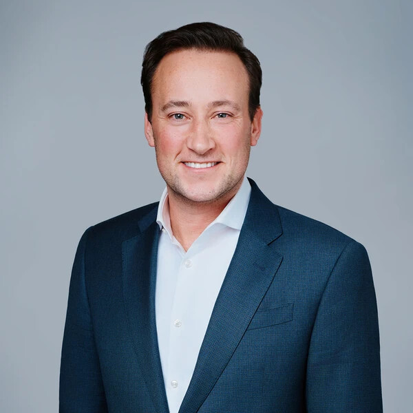 Alex glassman headshot