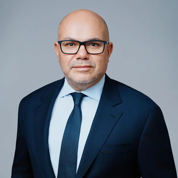 george theodoropoulos headshot