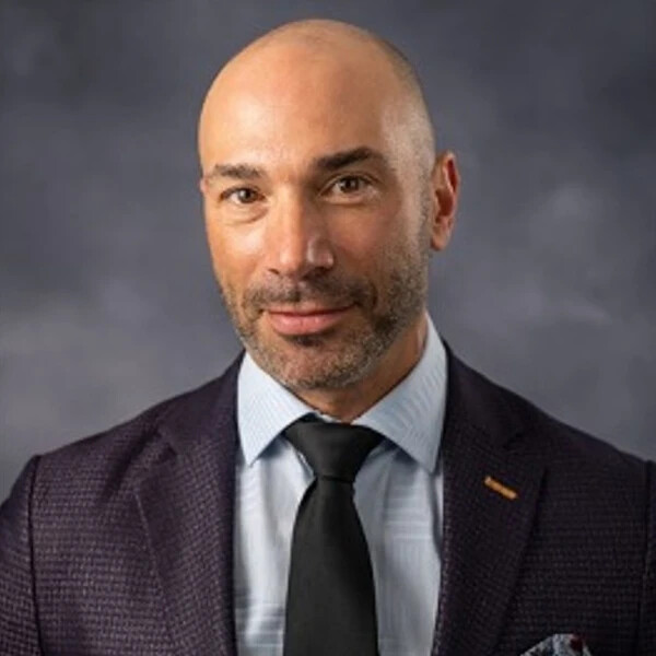 Headshot of Julian Casciano