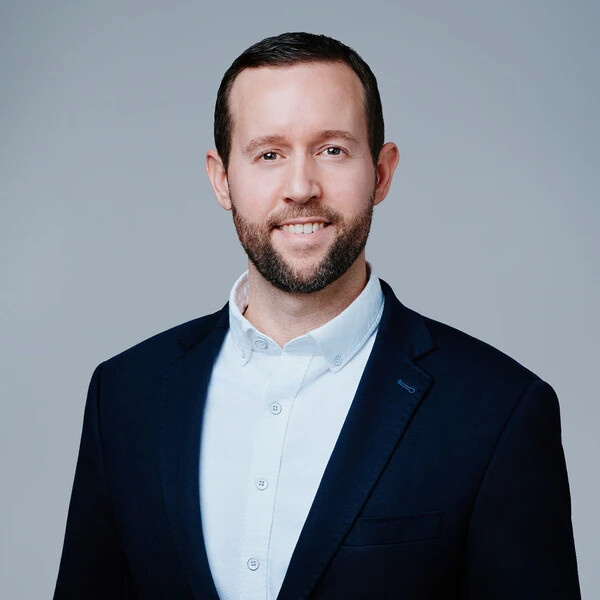 Richard Armstrong headshot